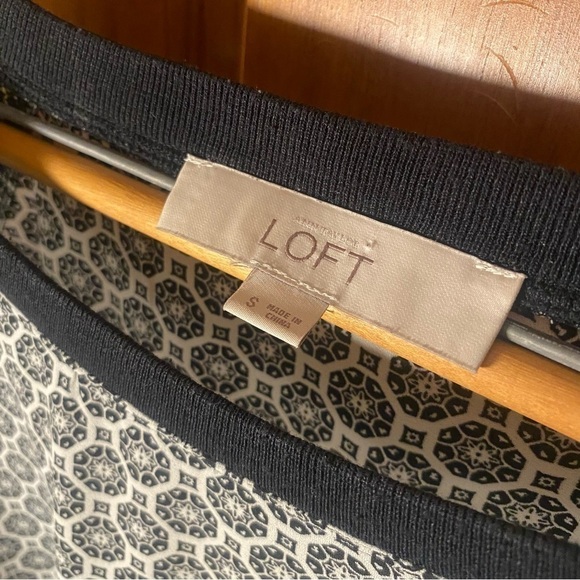 Ann Taylor LOFT Black and White Double Patterned Long Sleeve Top - Picture 3 of 6